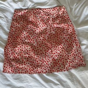 NWOT Silky floral mini skirt